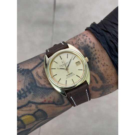 35mm • 1971 Omega Constellation Chronometer Gold Cap C-Shape Case Gold Dial